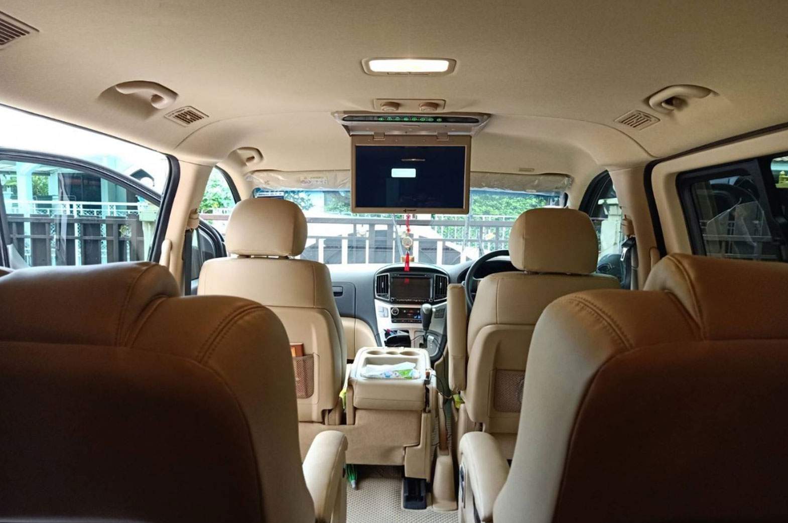 Luxury Van 5 seats