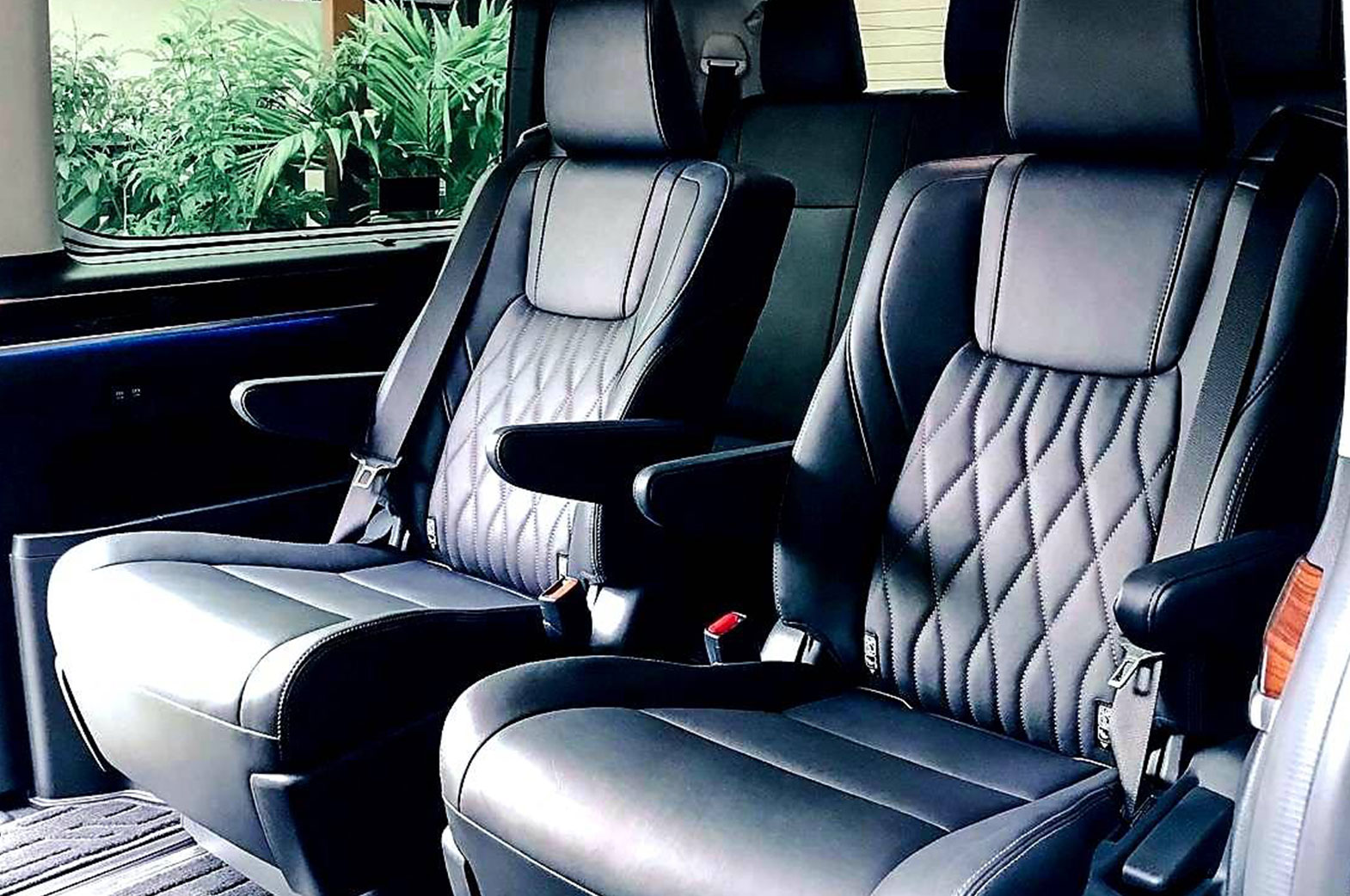 Luxury Van 8 seats