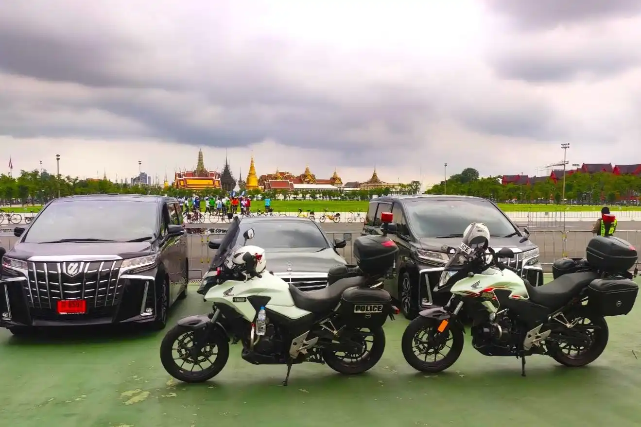 Alphard and Benz