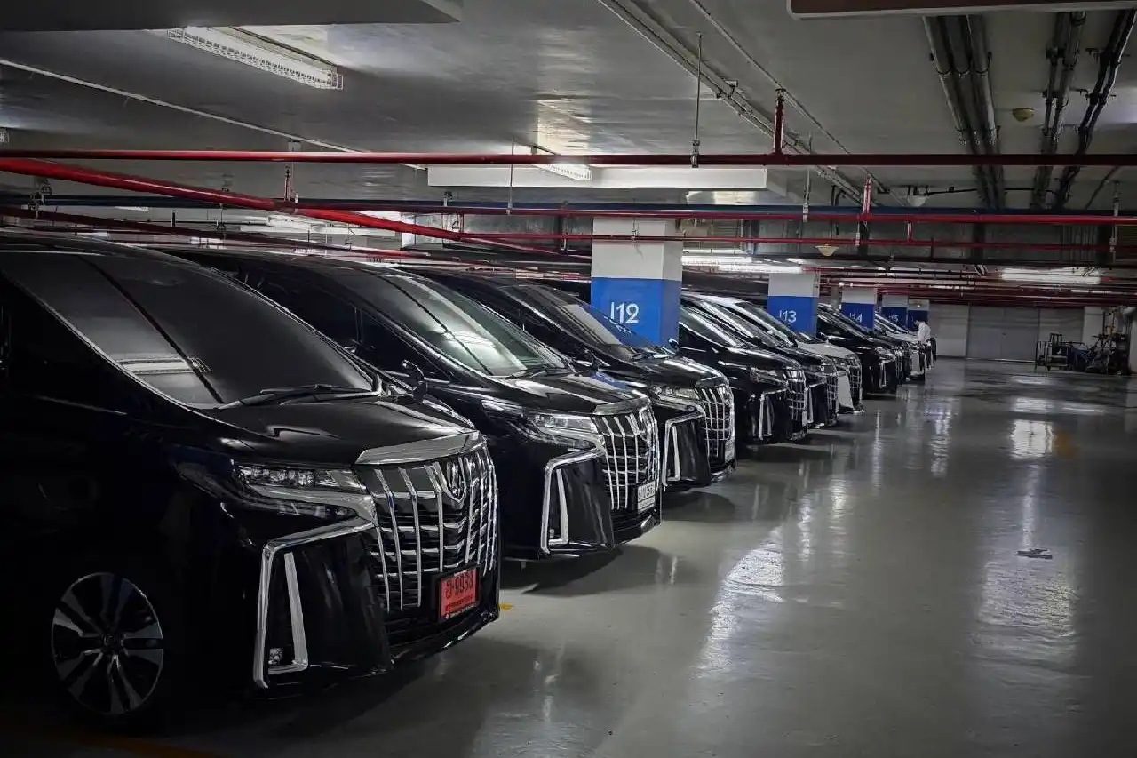 Alphard and Benz