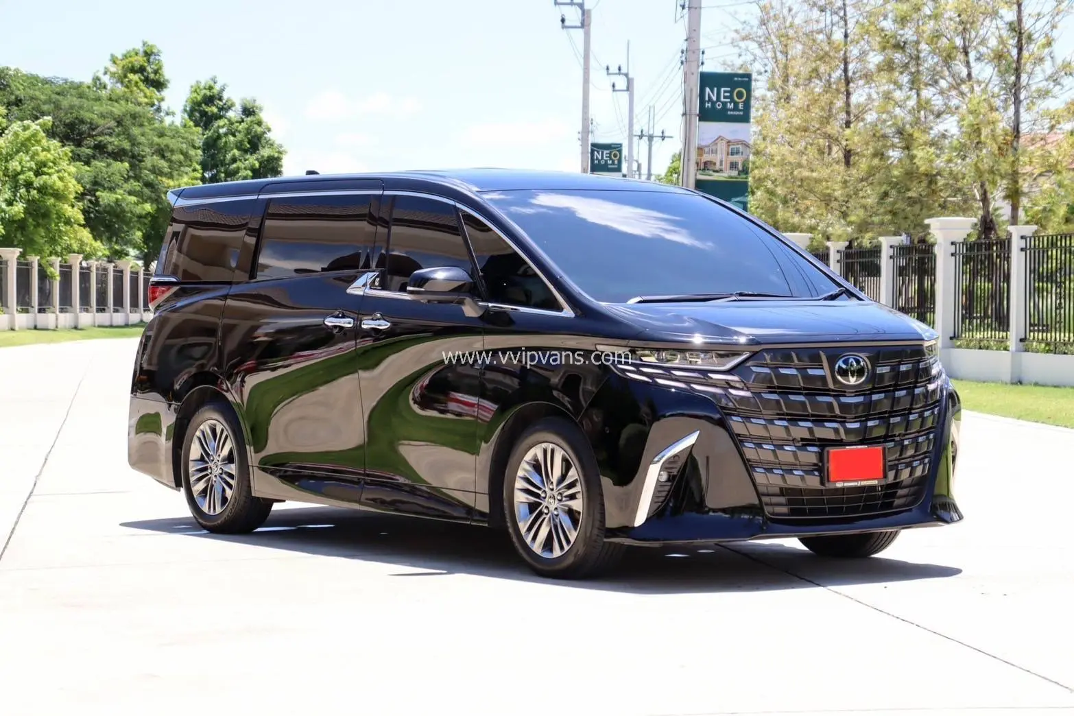 Toyota Alphard and Mercedes Benz E Class