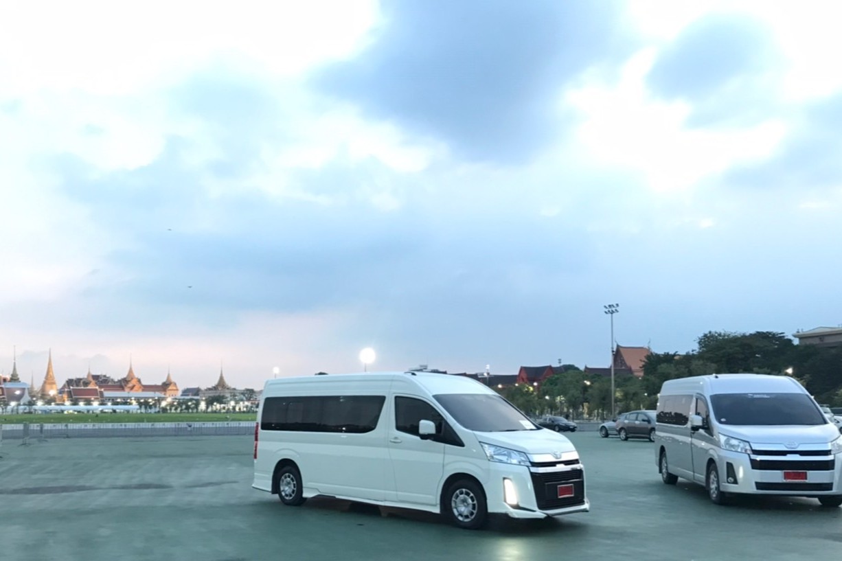 Luxury Van and Hyundai H1