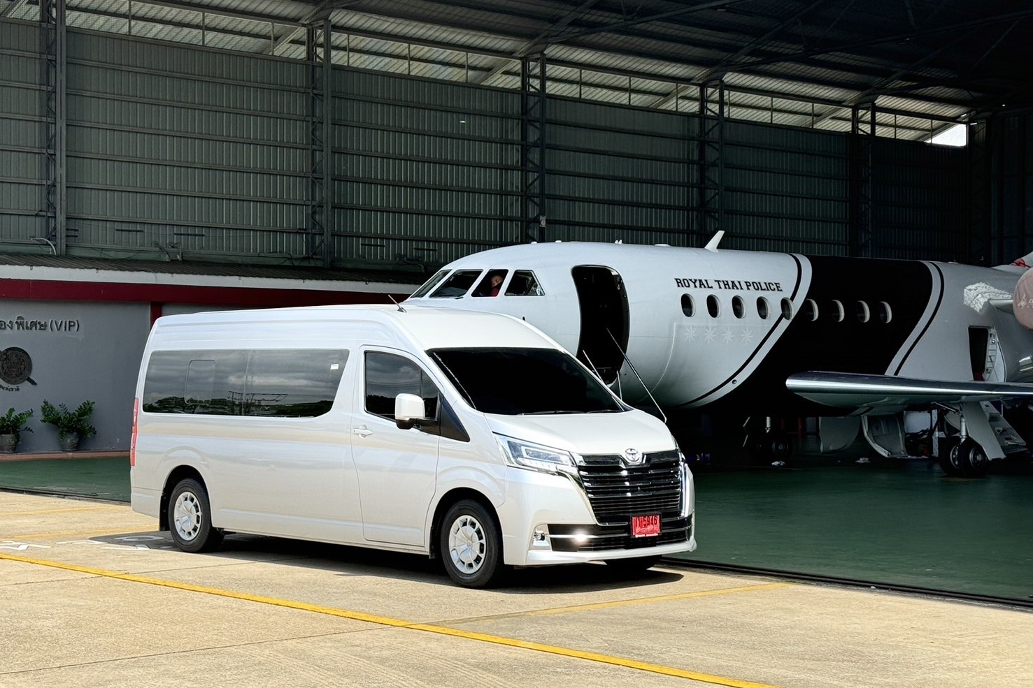 Luxury Van and Hyundai H1